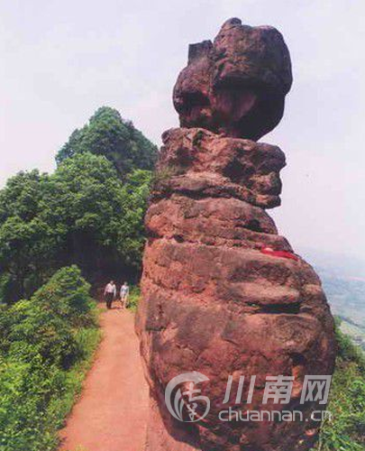 笔架山风景名胜区位于泸州合江县境内,景区面积8400亩,森林覆盖率为