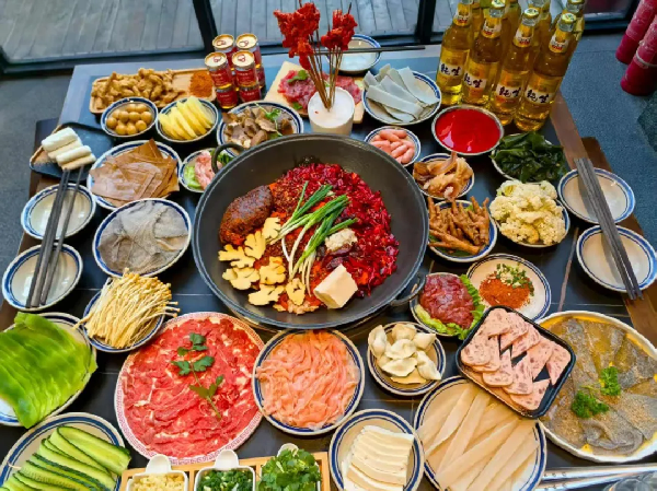 吃货集合！泸州酒要会·银河左岸音乐节美食攻略